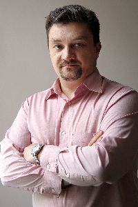 Алексей МЕДВЕДЕВ первый заместитель генерального директора по организации продаж инвестиционно-строительной компании "М.О.Р.Е.–Плаза" Алексей МЕДВЕДЕВ первый заместитель генерального директора по организации продаж инвестиционно-строительной компании "М.О.Р.Е.–Плаза"